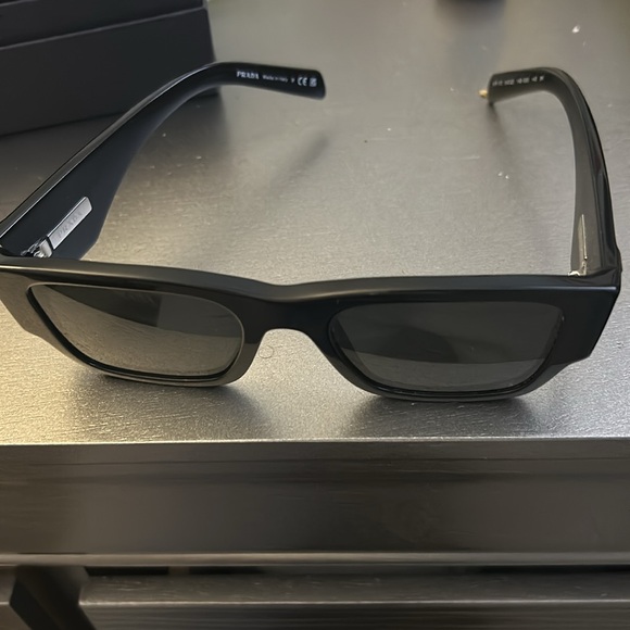 PRADA SUNGLASSES BLK - Picture 3 of 9